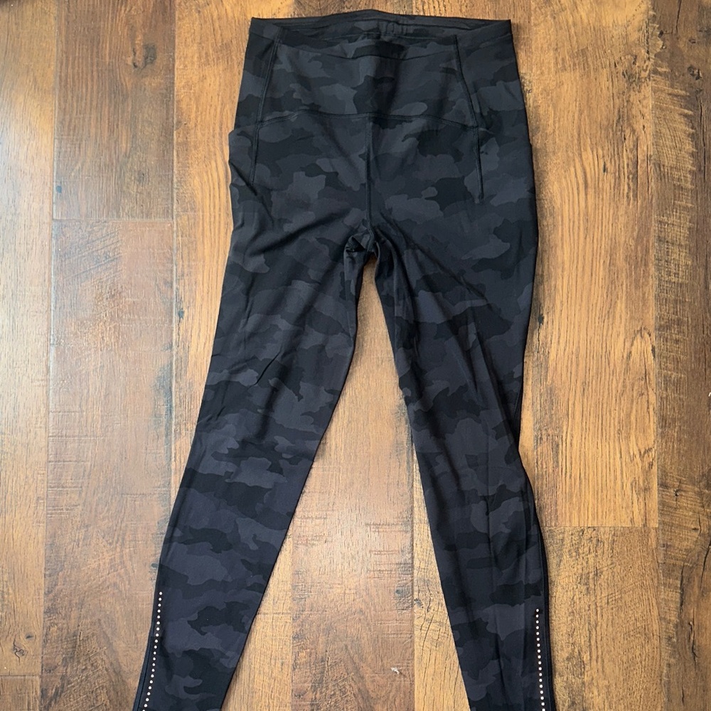 Lululemon Black Camouflage  Women Leggings